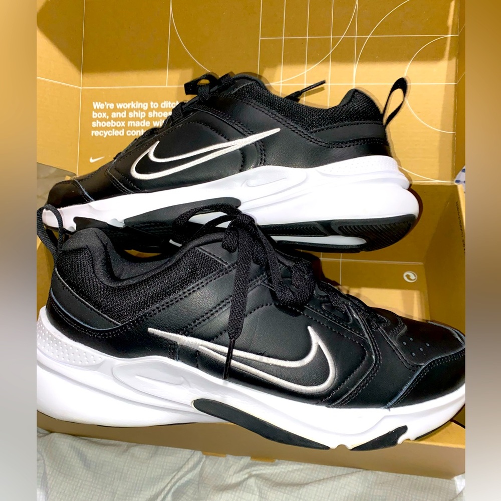 Nike Defy All Day Training shoes